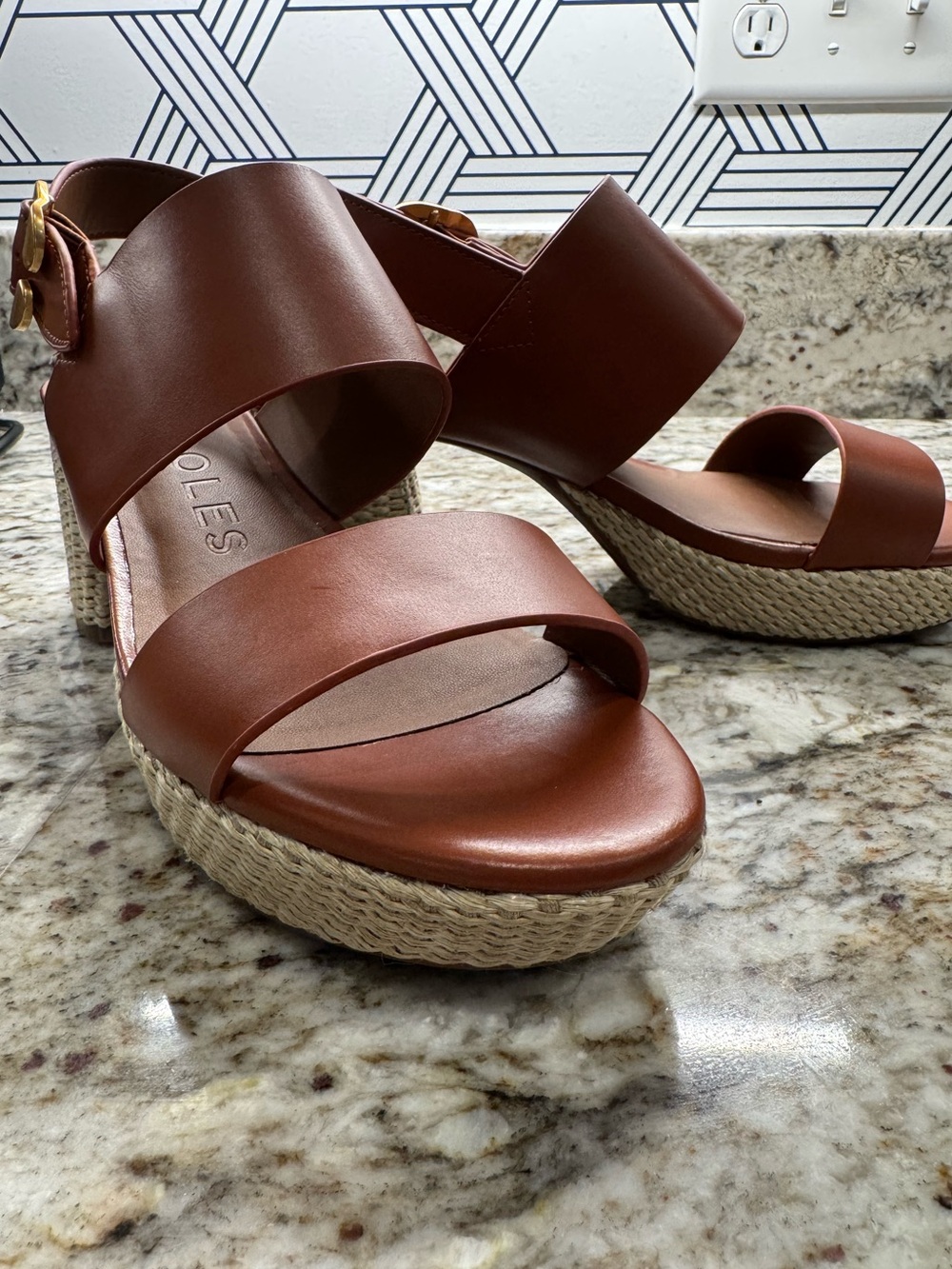 Aerosoles Camera Platform Sandals in the Ginger Bread combo. Size 9 1/2 New